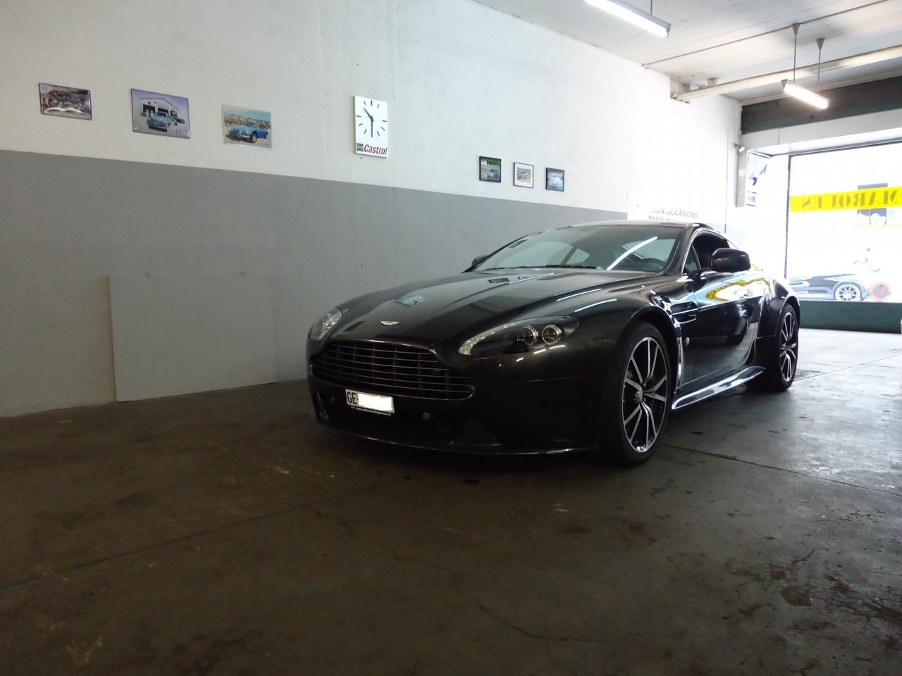 Aston Martin V8 Vantage S